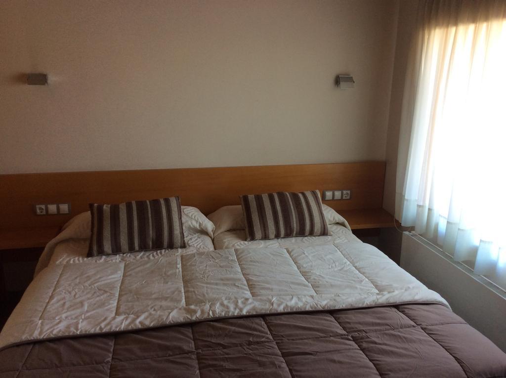 Hotel Viaurelia Montblanc Zimmer foto